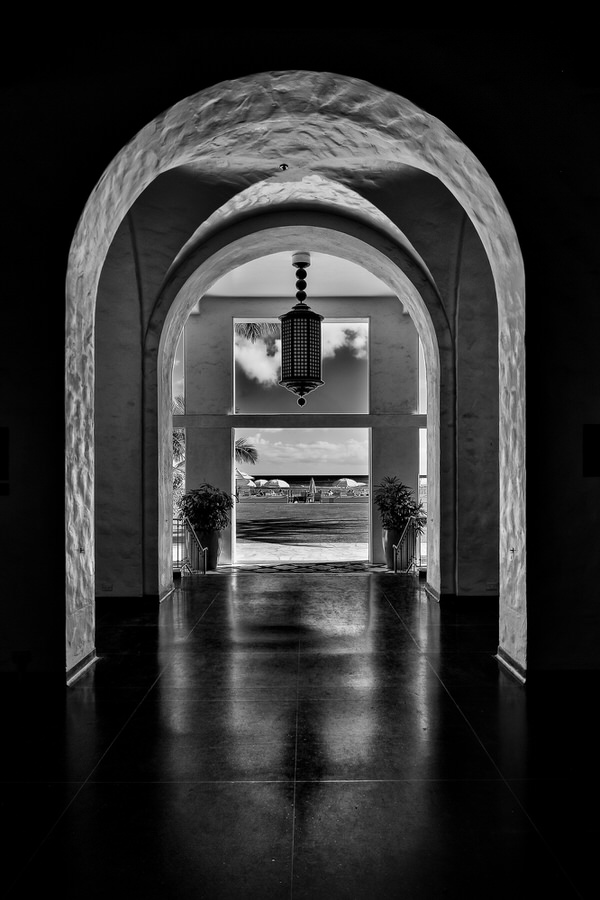 Photograph Yasuhiro Sakuda Cave Exit on One Eyeland