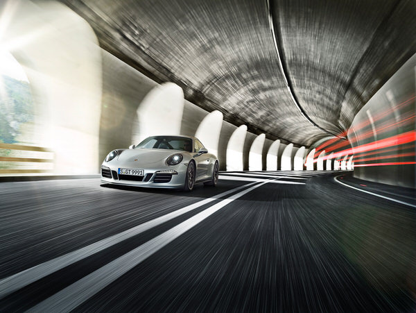 Photograph Stephan Romer 911 Gts on One Eyeland