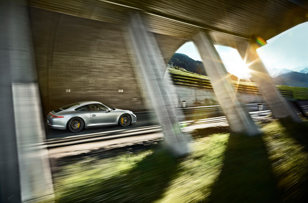 Photograph Stephan Romer 911 Gts on One Eyeland