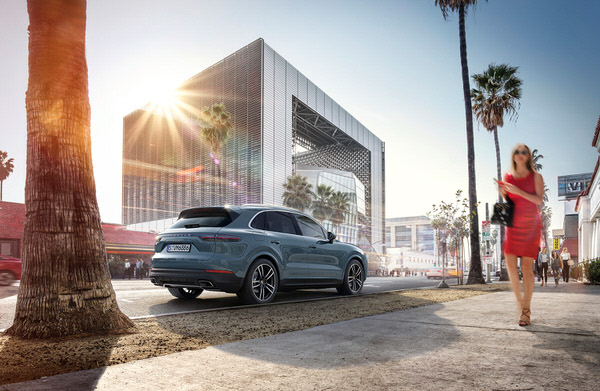 Photograph Stephan Romer The New Cayenne on One Eyeland