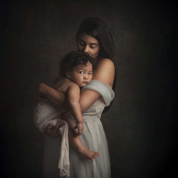 Photograph Paola Massa Motherhood on One Eyeland