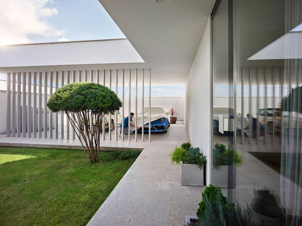 Photograph Stephan Romer Porsche Sommer Tequipment on One Eyeland