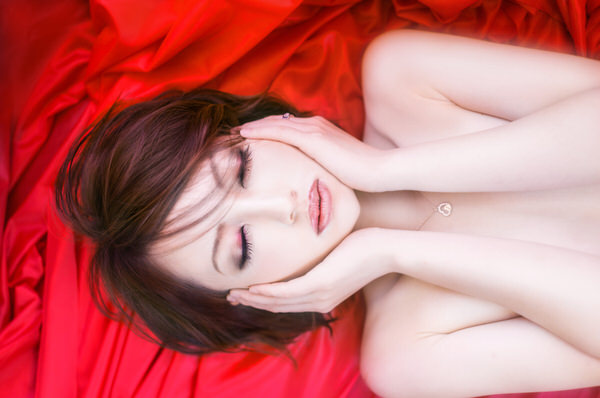 Photograph Haseo Hasegawa Red on One Eyeland