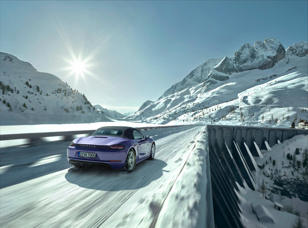 Photograph Stephan Romer Porsche Winter Tequipment on One Eyeland
