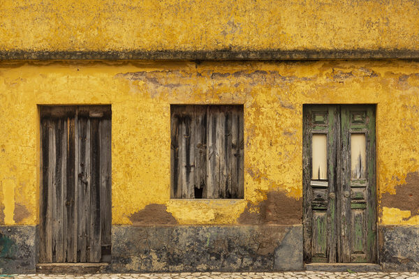 Photograph Mark Benham Yellow House on One Eyeland