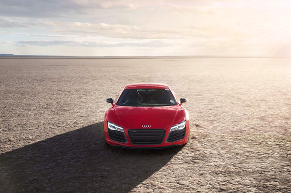 Photograph Oliver Hirtenfelder Audi R8 Desert on One Eyeland