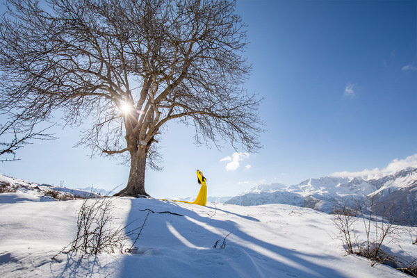 Photograph Soheil Soheili Yellow Bride on One Eyeland