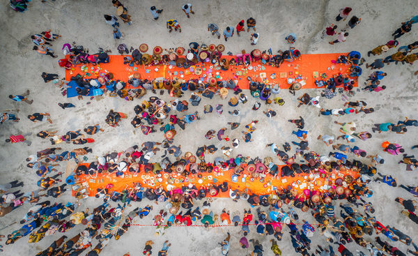 Photograph David S T Loh A Mass Picnic During The Kaul Festival In Mukah on One Eyeland