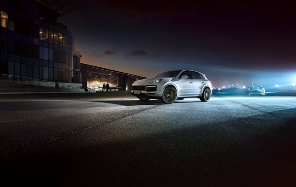 Photograph Stephan Romer Porsche Cayenne Turbo S E Hybrid on One Eyeland