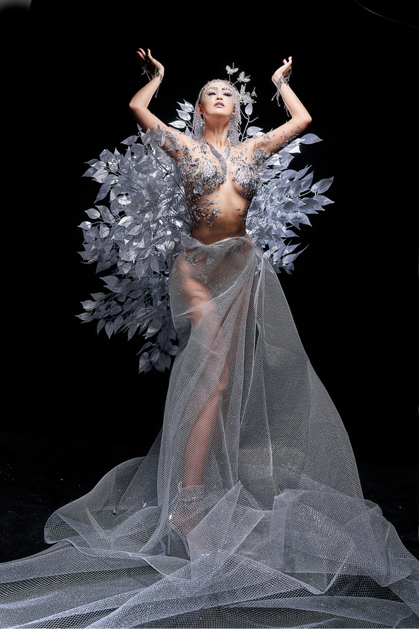 Photograph Kenneth Luk Sliver Style on One Eyeland