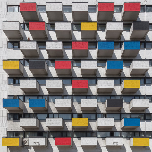 Photograph Paul Brouns Balcony Play on One Eyeland