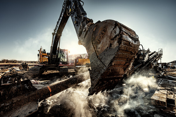 Photograph Andy Mahr Digging on One Eyeland