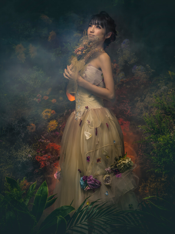 Photograph Haseo Hasegawa Yayoi on One Eyeland
