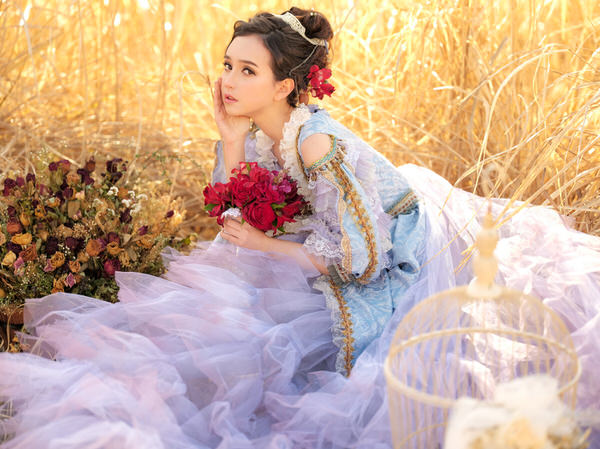 Photograph Haseo Hasegawa Snow White on One Eyeland