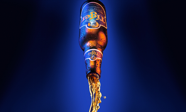 Photograph Warren Ryley Tiger Beer Pour on One Eyeland