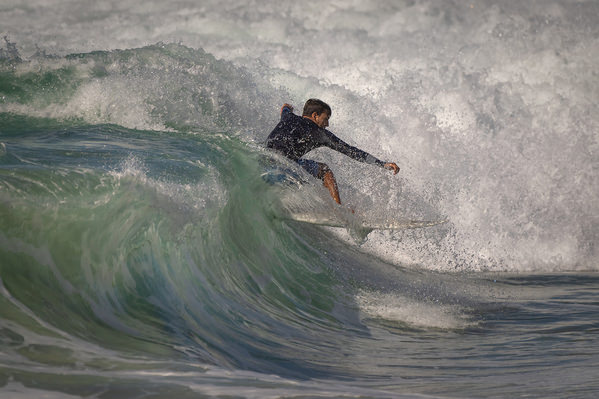 Photograph Steve Turner Shorebreak on One Eyeland