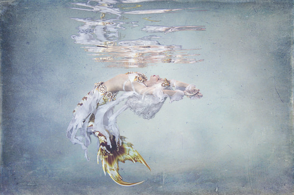 Photograph Stephan Ernst Mermaid Naliah on One Eyeland
