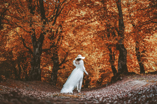 Photograph Shahin Khalaji Autumn Bride on One Eyeland