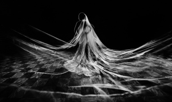 Photograph Raph Nogal Bride With Veil on One Eyeland