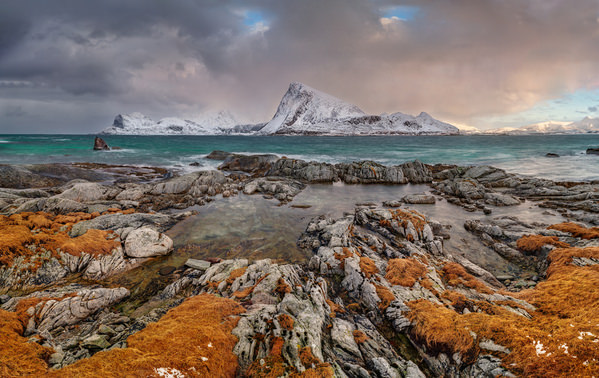 Photograph Jan Smid Gods Eyes on One Eyeland