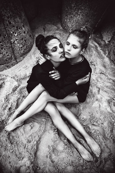 Photograph Ruslan Bolgov Soul Sisters on One Eyeland