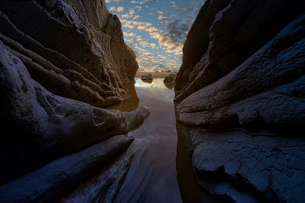 Photograph Jorge Gonzalez Herrera Atrapado on One Eyeland