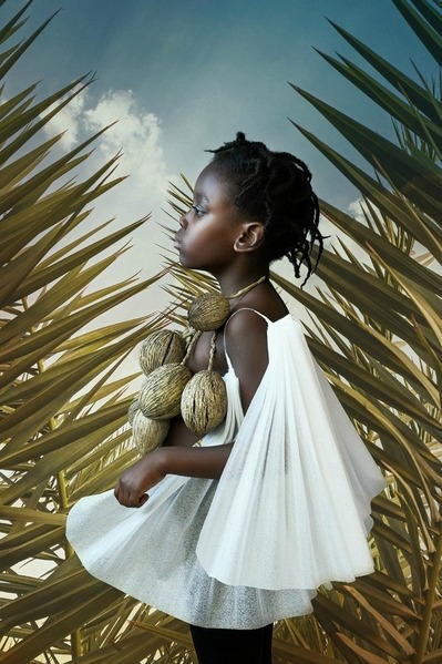 Photograph Reiny Bourgonje Black Satin on One Eyeland