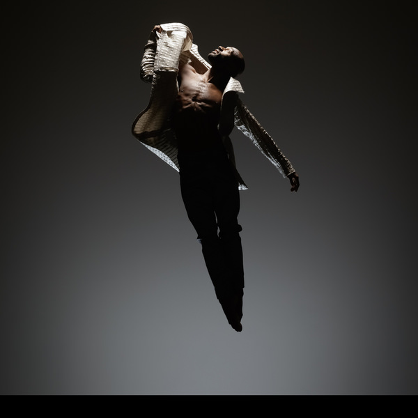 Photograph Rj Muna Alonzo King Lines Ballet on One Eyeland