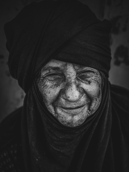 Photograph Sadeq Jodeymi Arab Oldwoman on One Eyeland