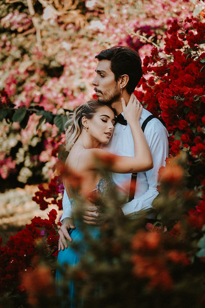 Photograph Eduardo Gorghetto Floral Couple on One Eyeland