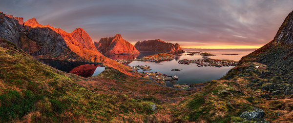 Photograph Jan Smid Reine In November on One Eyeland
