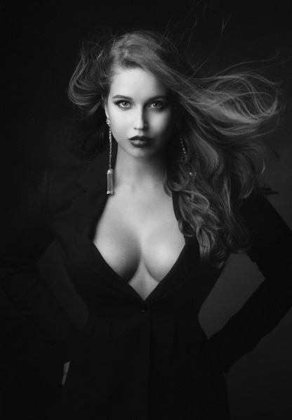 Photograph Zachar Rise Anna on One Eyeland