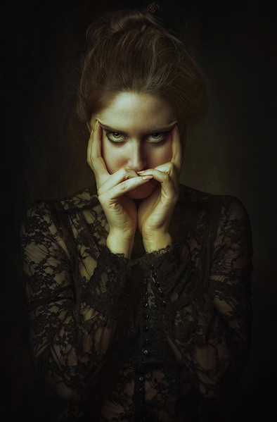 Photograph Zachar Rise Mia on One Eyeland