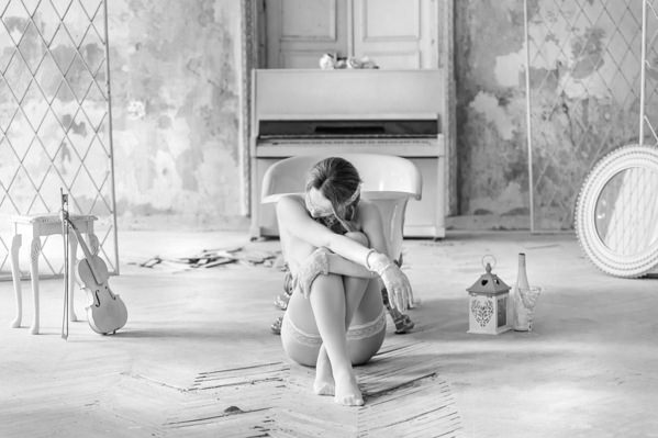 Photograph Ruslan Bolgov In Her Room on One Eyeland