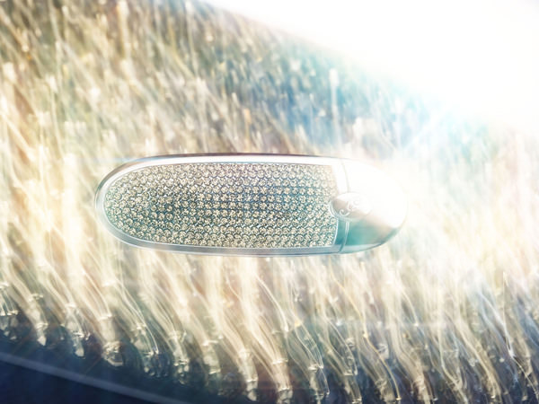 Photograph Jonathan Knowles Guerlain Topaz Aura on One Eyeland