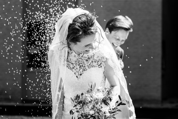 Photograph Elke Teurlings Wedding Rice Shower on One Eyeland
