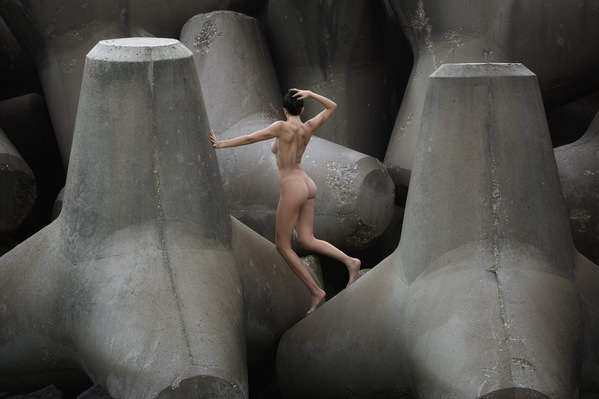 Photograph Roberto Manetta Power And Elegance on One Eyeland