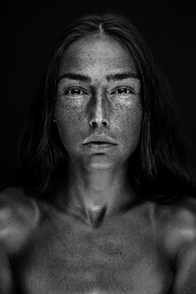 Photograph Martin Krystynek Sensual Beauty on One Eyeland