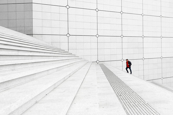 Photograph Miriam Carrasco Little In La Defense on One Eyeland