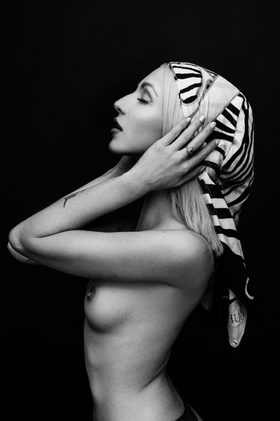 Photograph Martin Krystynek Sensual Beauty on One Eyeland