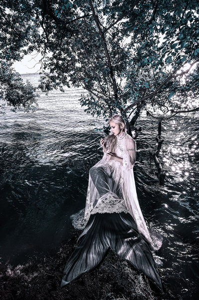 Photograph Hiroky Ash Darkness Mermaid on One Eyeland