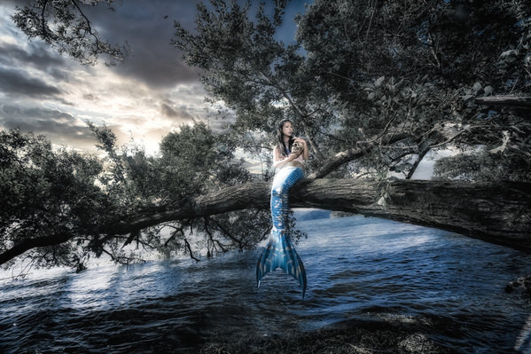 Photograph Hiroky Ash Darkness Mermaid on One Eyeland