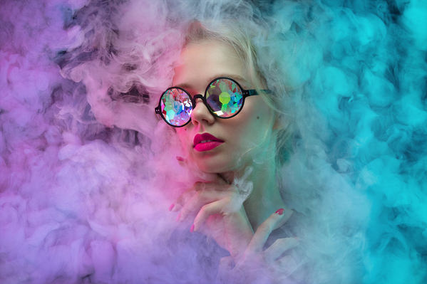 Photograph Lustre Photoproduction Portrait In Smoke on One Eyeland