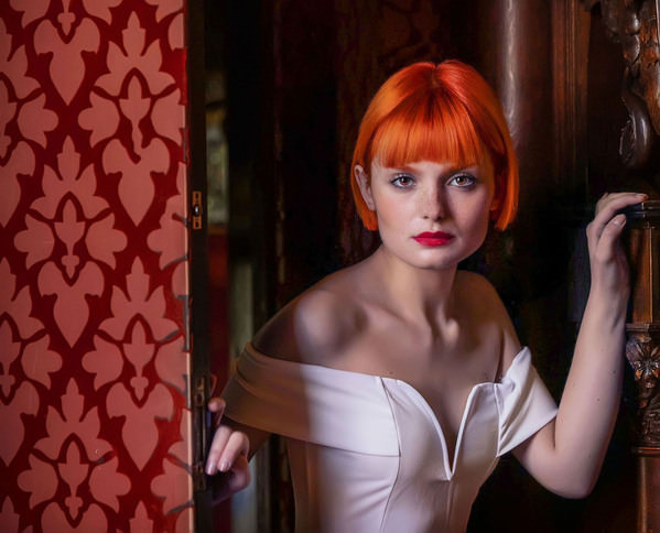 Photograph Sally Carpenter London Bride on One Eyeland