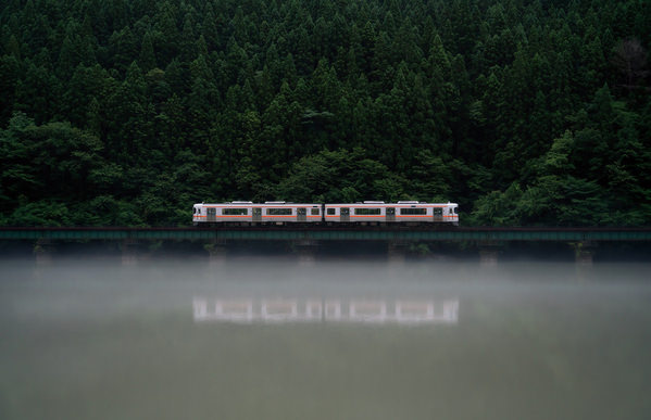Photograph Kousuke Kitajima Train On The Lake on One Eyeland