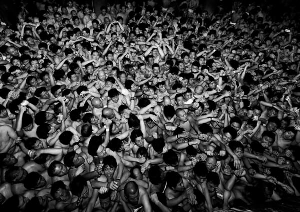 Photograph Daiki Fujiwara Human Sea on One Eyeland