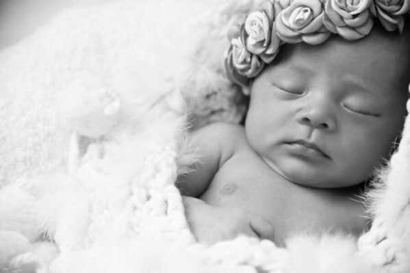 Photograph Daiki Fujiwara Sleeping Beloved Daughter on One Eyeland