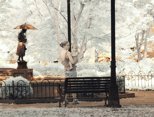Photograph Larry Hamill Umbrella Girl on One Eyeland