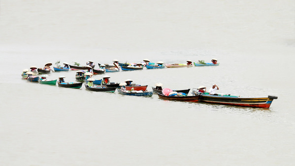 Photograph Haris Putra Aquarius Floating Market on One Eyeland