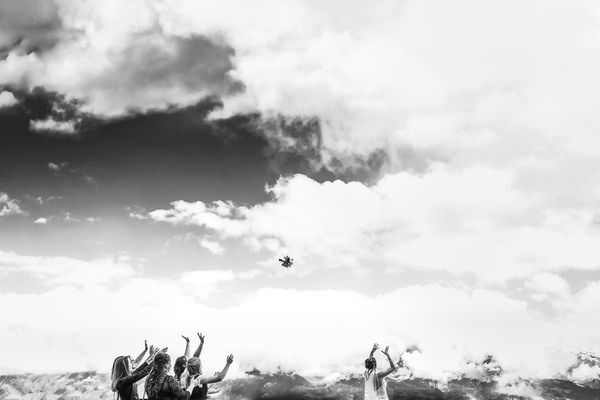 Photograph Mischa Baettig Bouquet Toss on One Eyeland